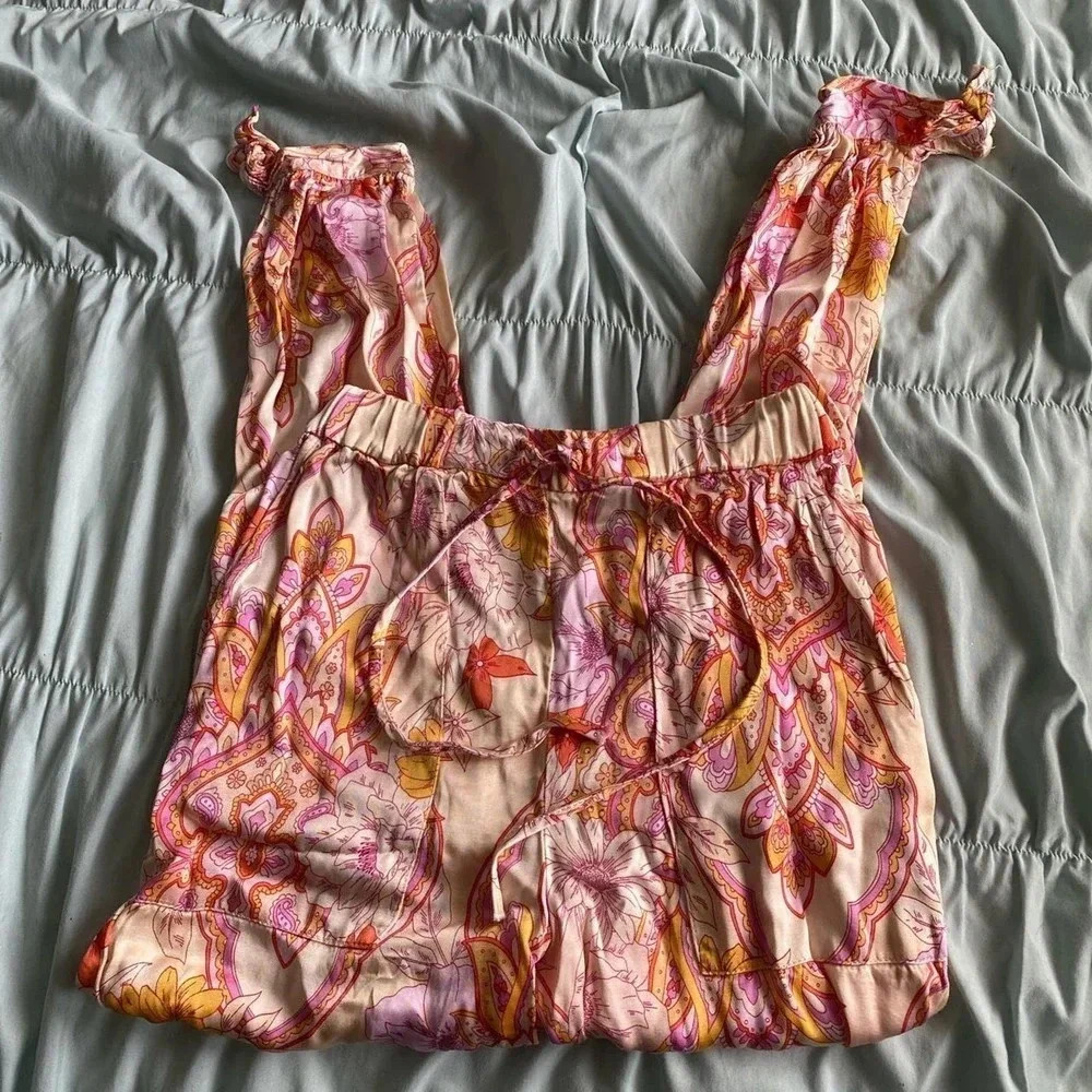 Cute lightweight floral creme orange pants S